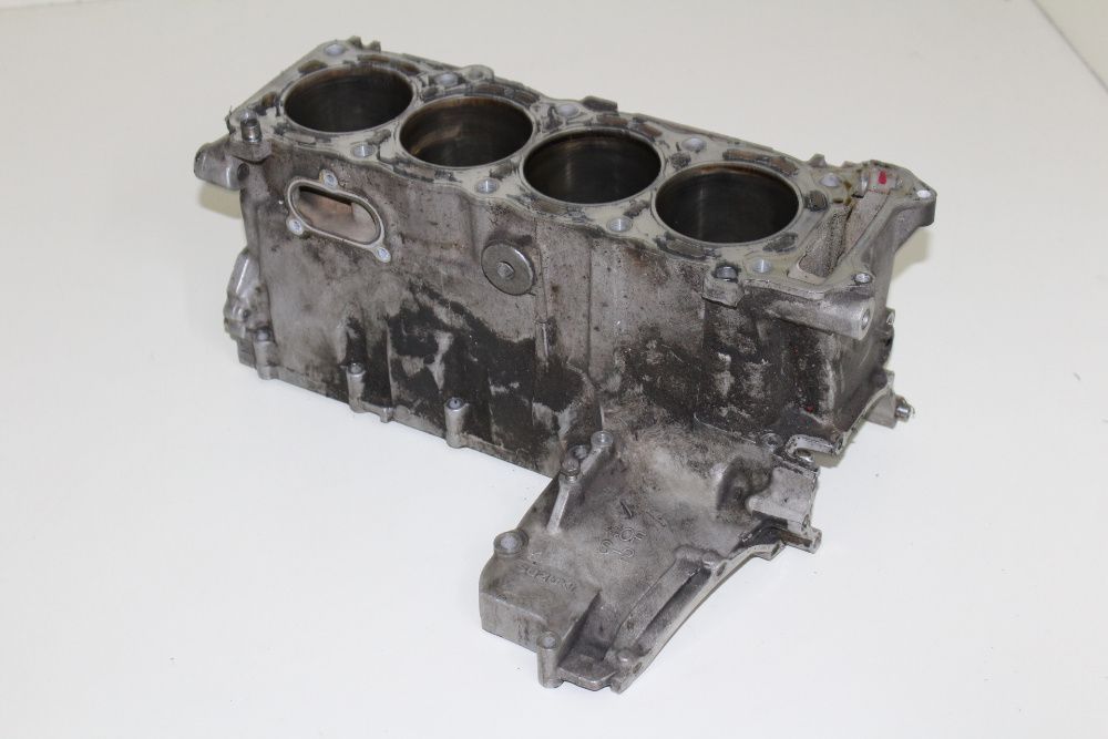 SUZUKI GSXR 1000 K1 K2 karter cylinder cylindry 3