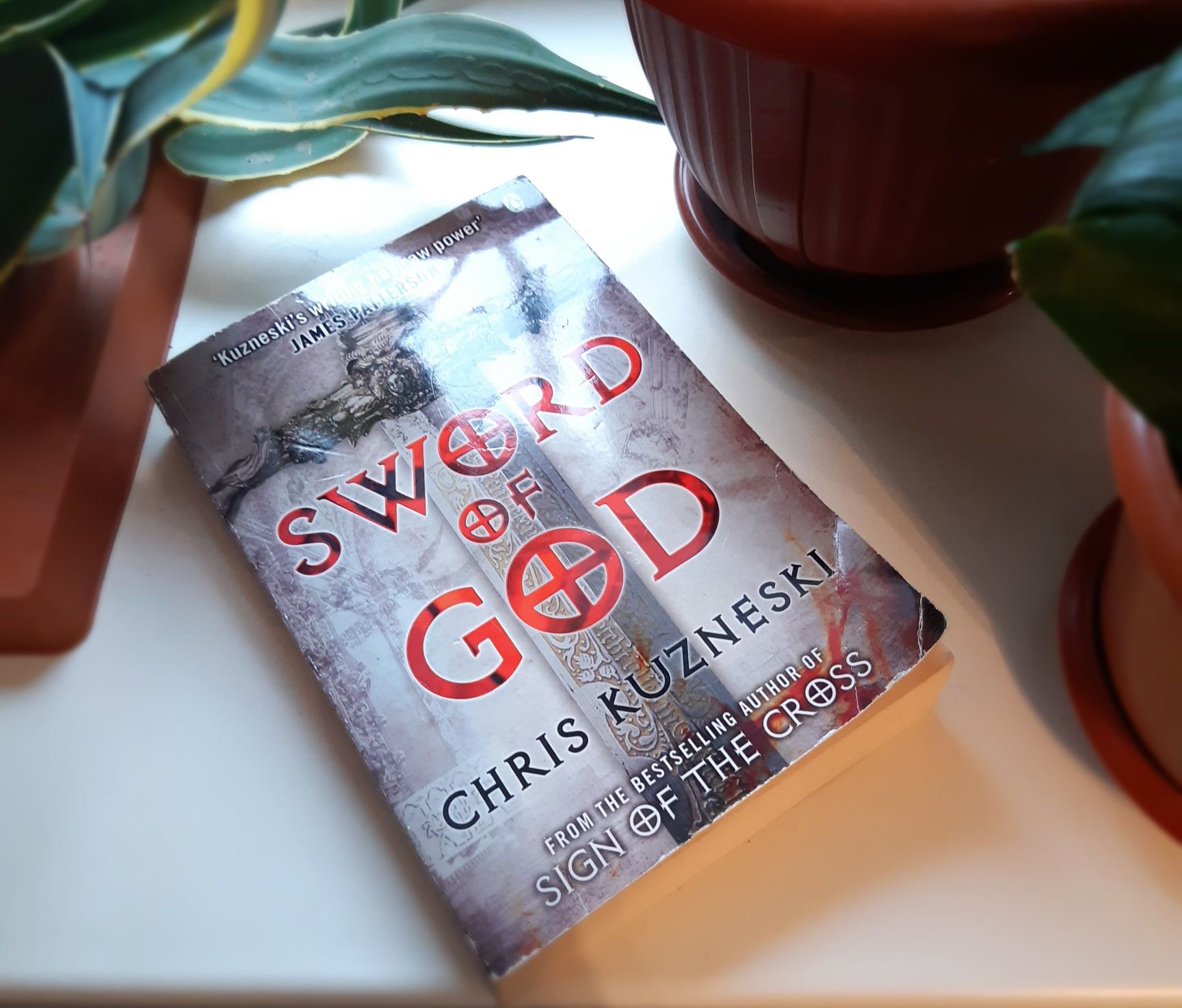 Книга на английском. Мистический триллер. Sword of God. Chris Kuzneski