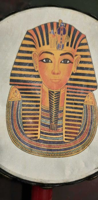 Даф, або барабан-тріскачка або барабан з кульками