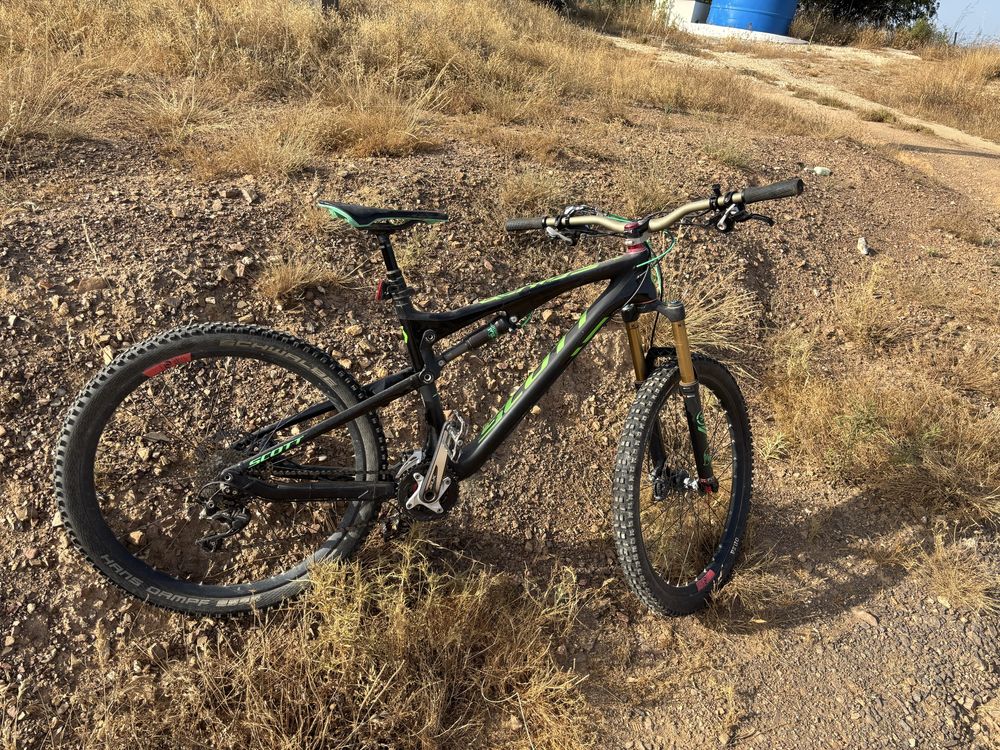 Bicicleta Scott de carbono – suspensão total – Fox / Shimano XT