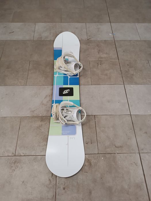 Deska snowboardowa 147 cm