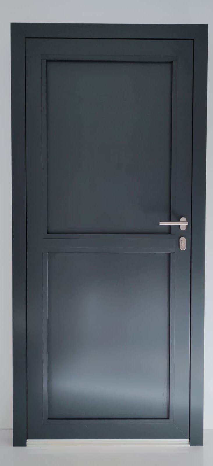 Drzwi aluminiowe zewnętrzne ciepłe masywne