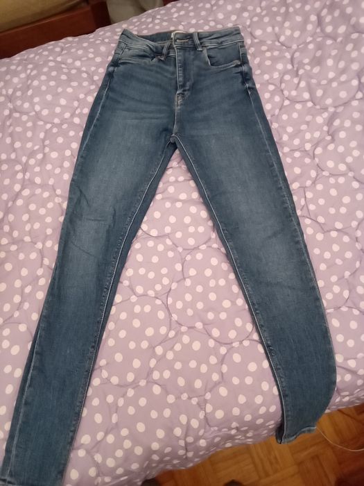 Calças de ganga novas