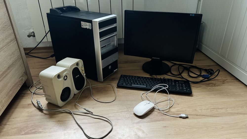 Komputer stacjonarny+GRATIS monitor, klawiatura, mysz, głośniki, torba
