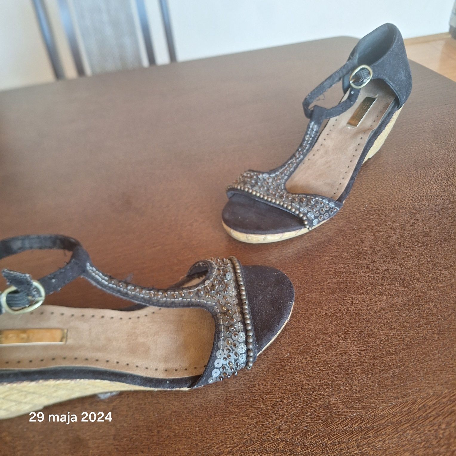 Buty damskie Corina rozmiar 37 nowe stan idealny.