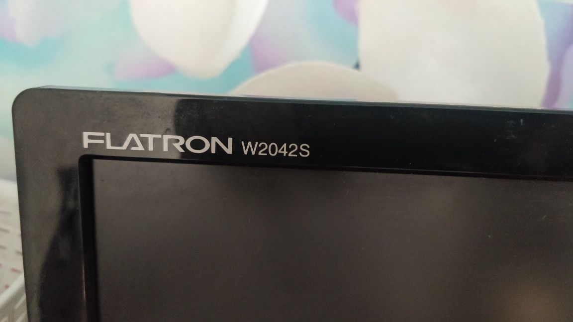 Продам монитор LG FLATRON W2042S