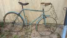 Stary rower francuski Belfo Pantin szosa