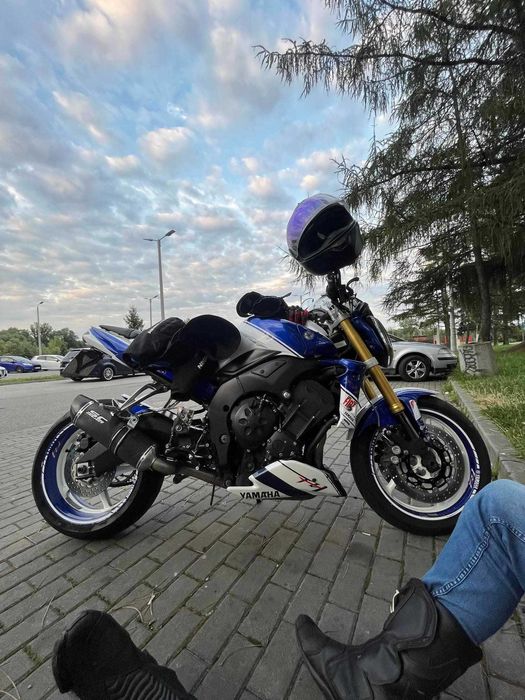 Yamaha FZ1 (uszkodzona)