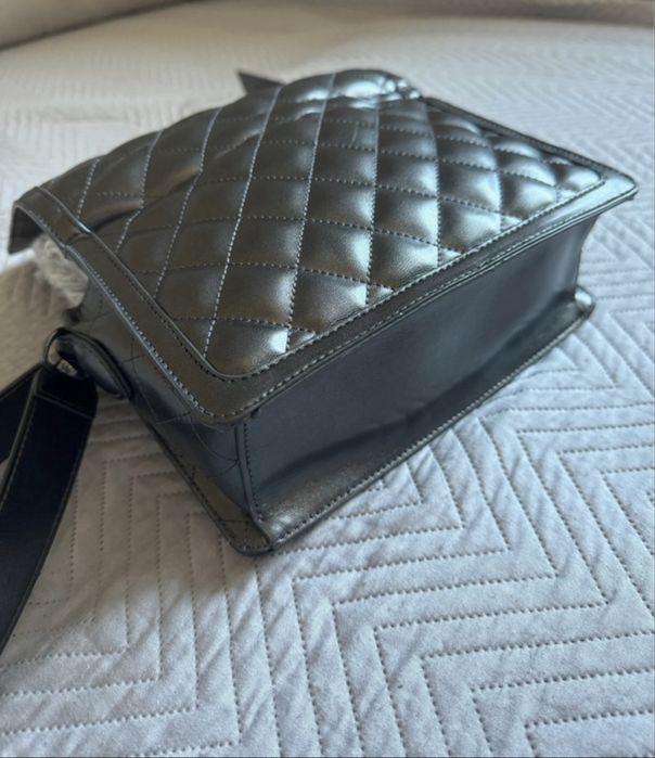 Pikowana torebka love moschino edycja limitowana