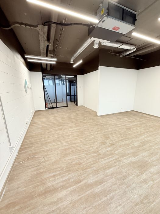 Оренда офісу з панорамними вікнами в сучасному бізнес центрі