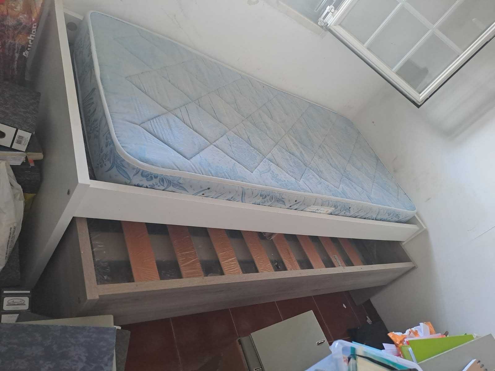 Cama Dupla com 1 colchão