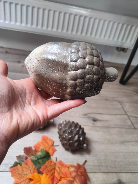 Szyszki żołędzie dekoracje jesienne ozdoba jesień