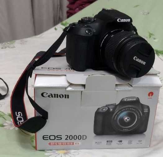 Продам фотоаппарат Canon EOS 2000D
