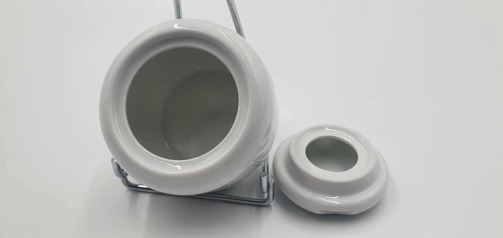 Porcelana  Karolina - cukierniczka Nora