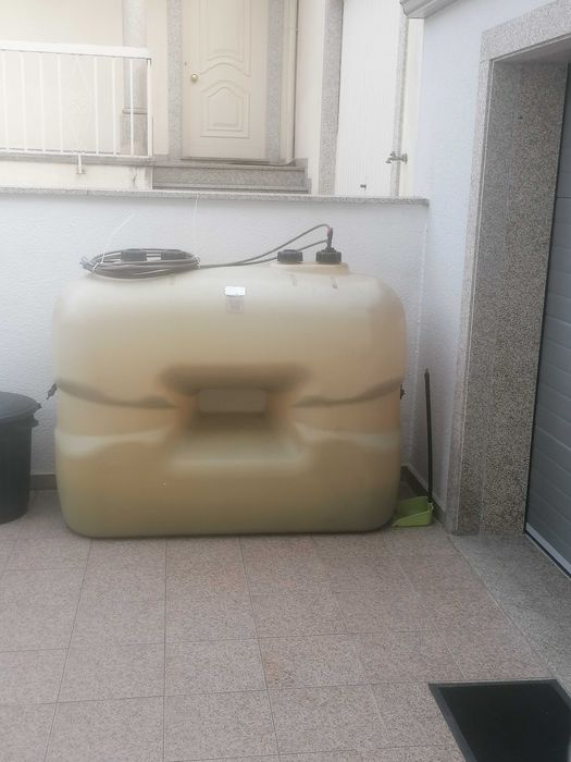 Vendo caldeira gasoil roca bidon gasoil 1000 l e termostato  roca