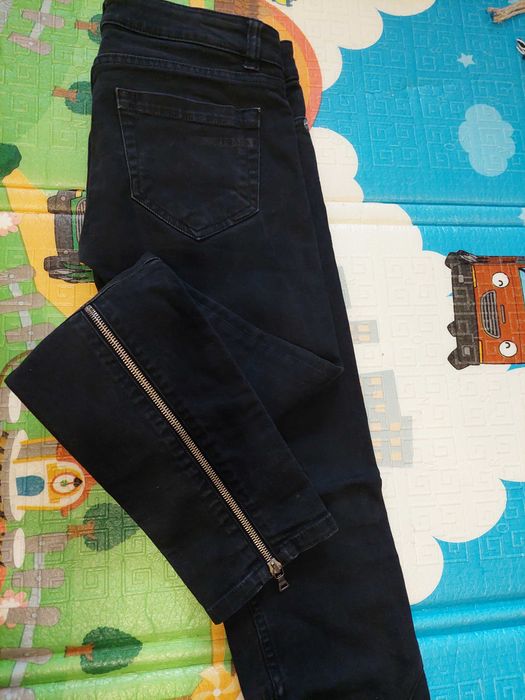 Продам джинси Prada