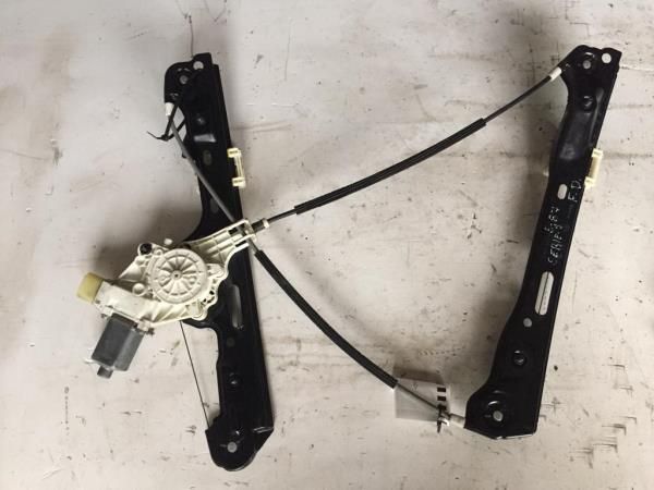 Elevador vidros frente direito BMW 1 (E87)