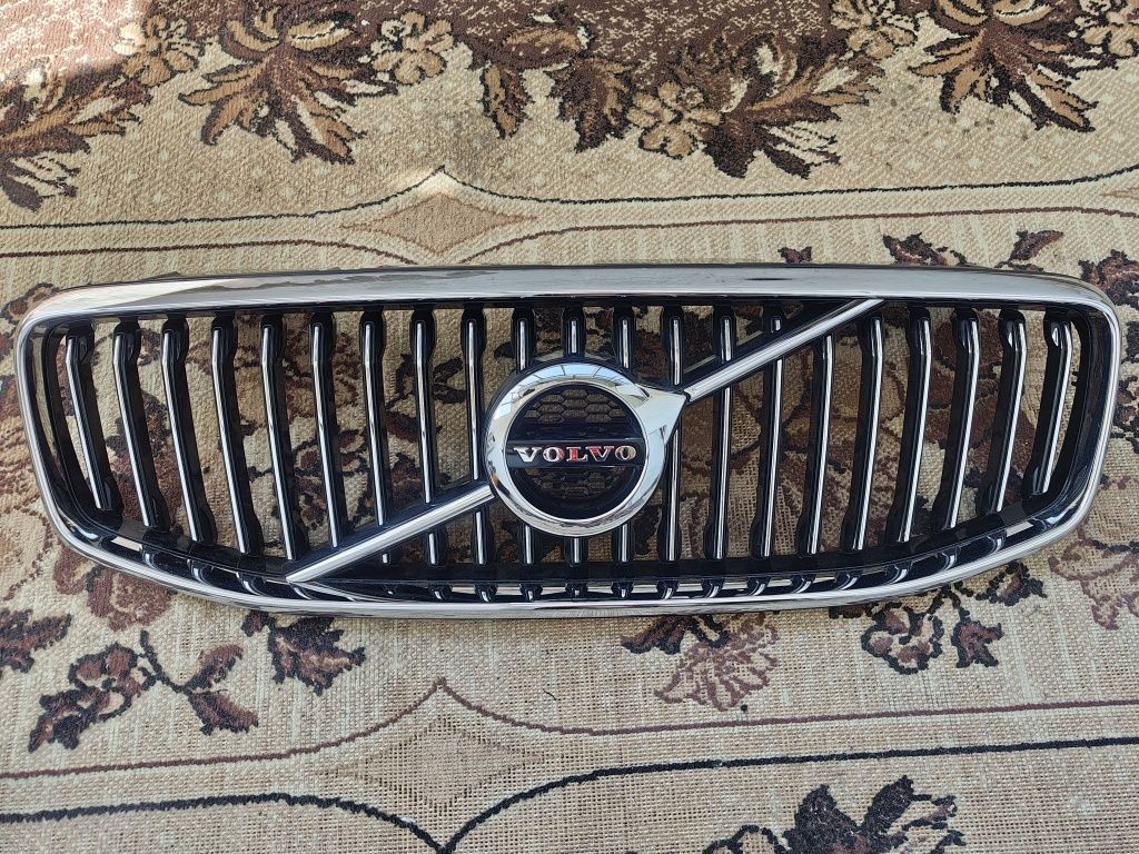 Решітка VOLVO XC60/ XC 60 II