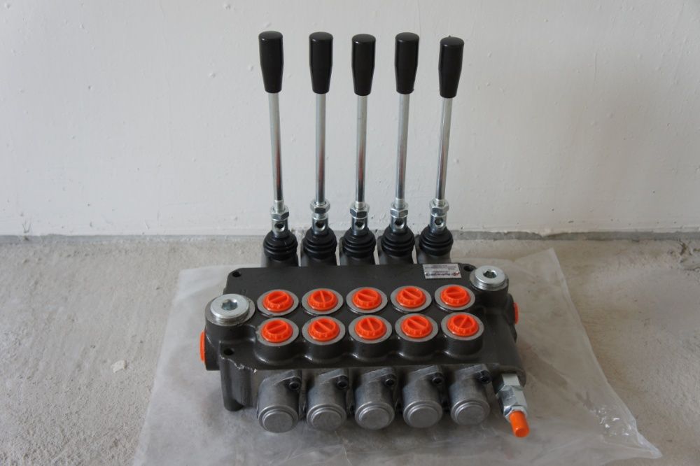 Гидрораспределитель с плавающим положениям на Кировец К700, К701, Т150