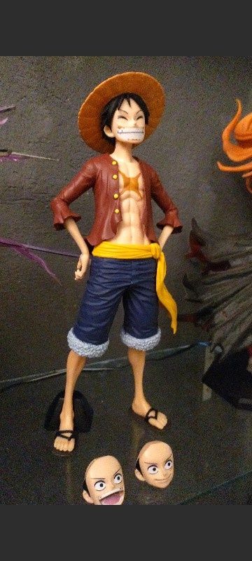 Figura pvc colecionavel - one peace - Luffy - 28cms