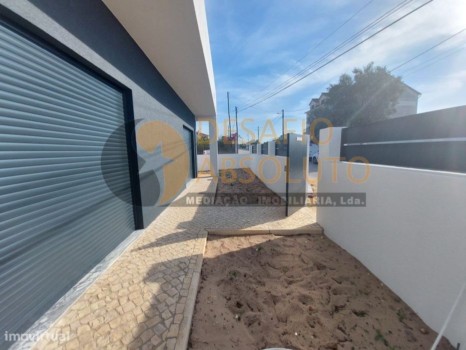 Moradia Isolada Térrea T4 c/ Garagem - Quinta do Anjo