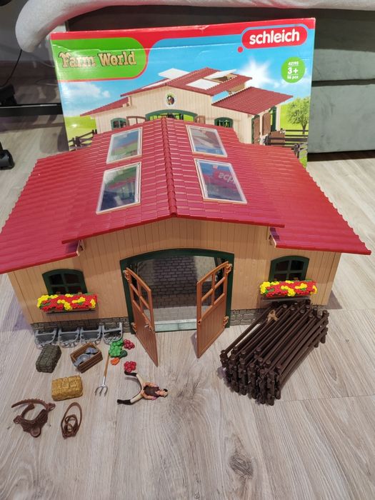 Stajnia schleich Farm World