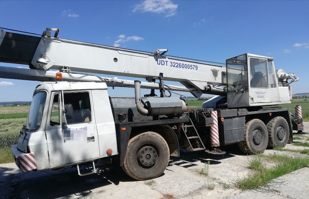 żuraw dzwig Tatra t 815 AD28 liebherr ckd