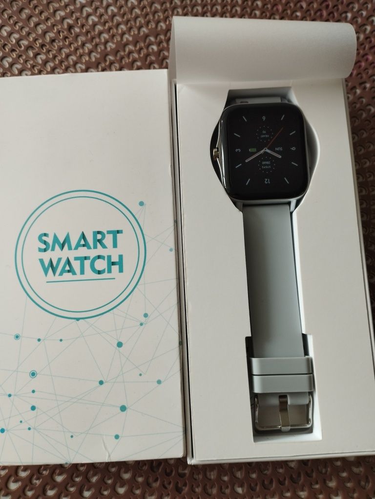 Nowy Smart Watch