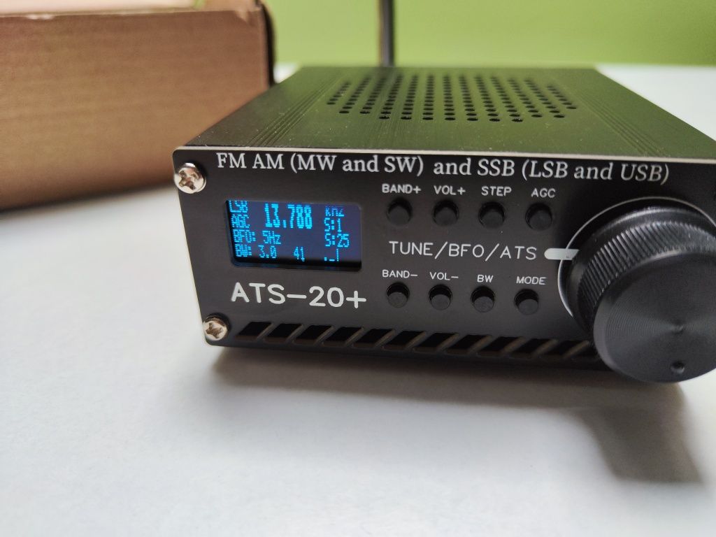 Globalny odbiornik radiowy ATS-20+ v2 KF AM/FM/USB/LSB