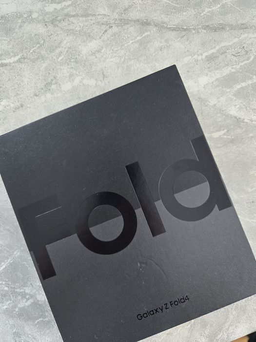 Samsung Galaxy Z Fold 4 512 GB w bardzo dobrym stanie!