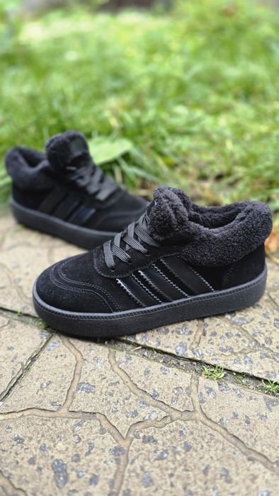 Чорні зімні замшеві кеди