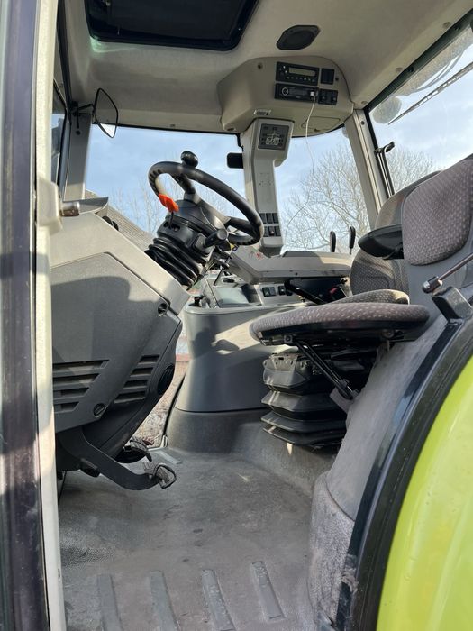 Трактор Claas Arion 640