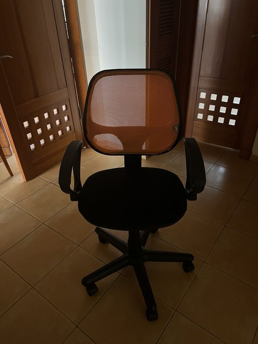 Продаю крісло, у гарному стані