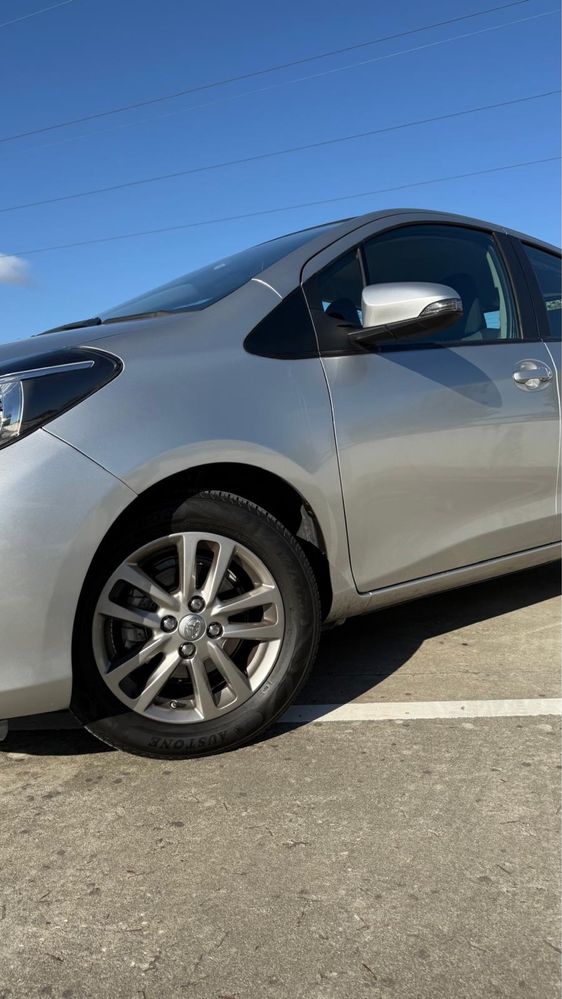 Toyota Yaris 1.0 Gasolina (Poucos Km)