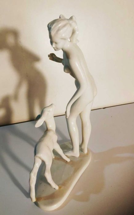 Статуэтка Девушка с олененком. Wallendorf Германия