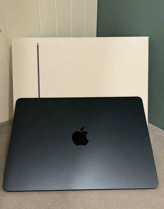 MacBook Air 13 m2 2022 8/256 16 цилков