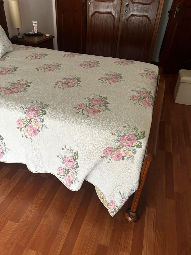 Cama Madeira Usada