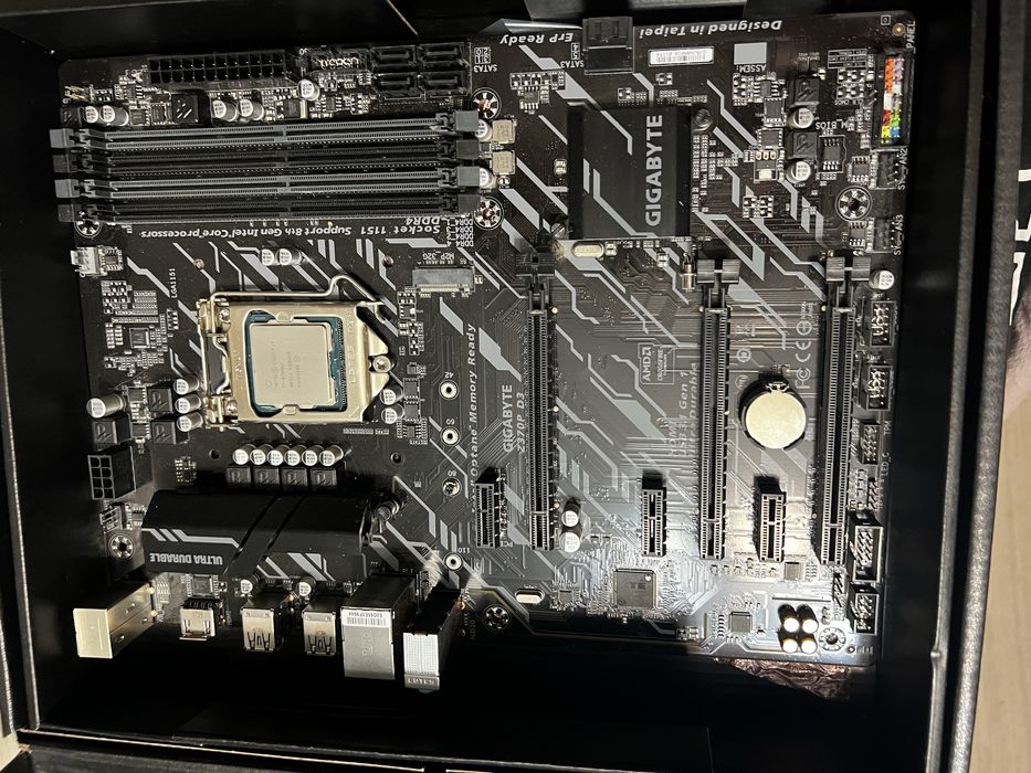 płyta główna GIGABYTE Z370P D3 z procesorem Intel i7 9700KF