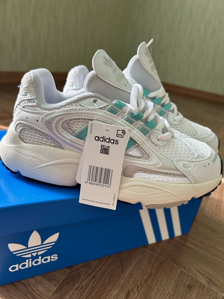 Кросівки Adidas Ozmillen