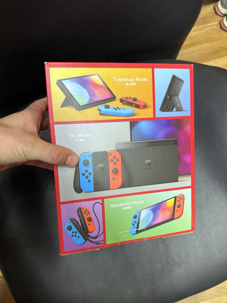 Nintendo Switch Oled з майже всіма іграми
