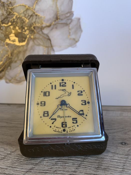 Механические часы-будильник Дорожный 2МЧЗ 1957 винтаж СССР