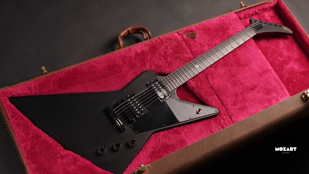 Gibson Explorer Gothic 1999 – USA –  Oryginalny futerał i papiery