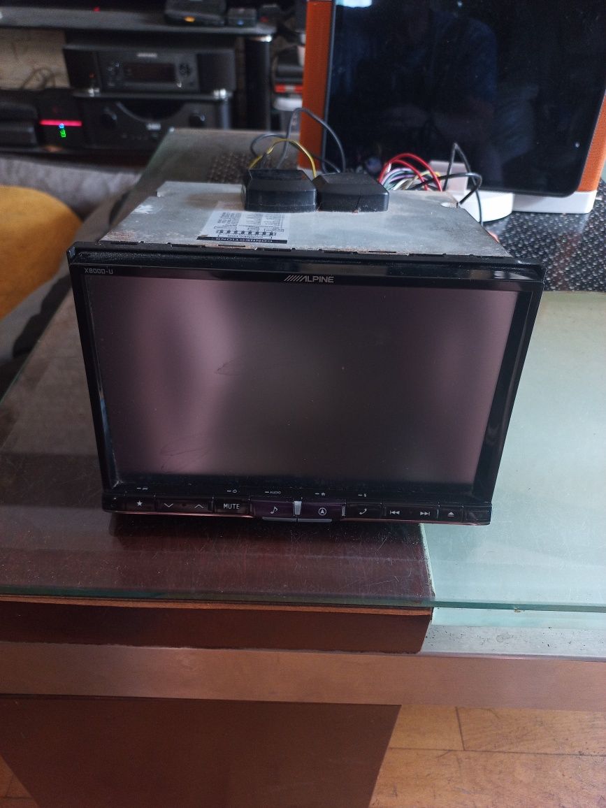 Zaawansowana stacja multimedialna ALPINE X800D-U