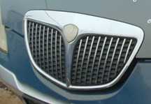 Maj55 Grill atrapa chłodnicy Lancia ypsilon II 03r kolor 676 wysyłka
