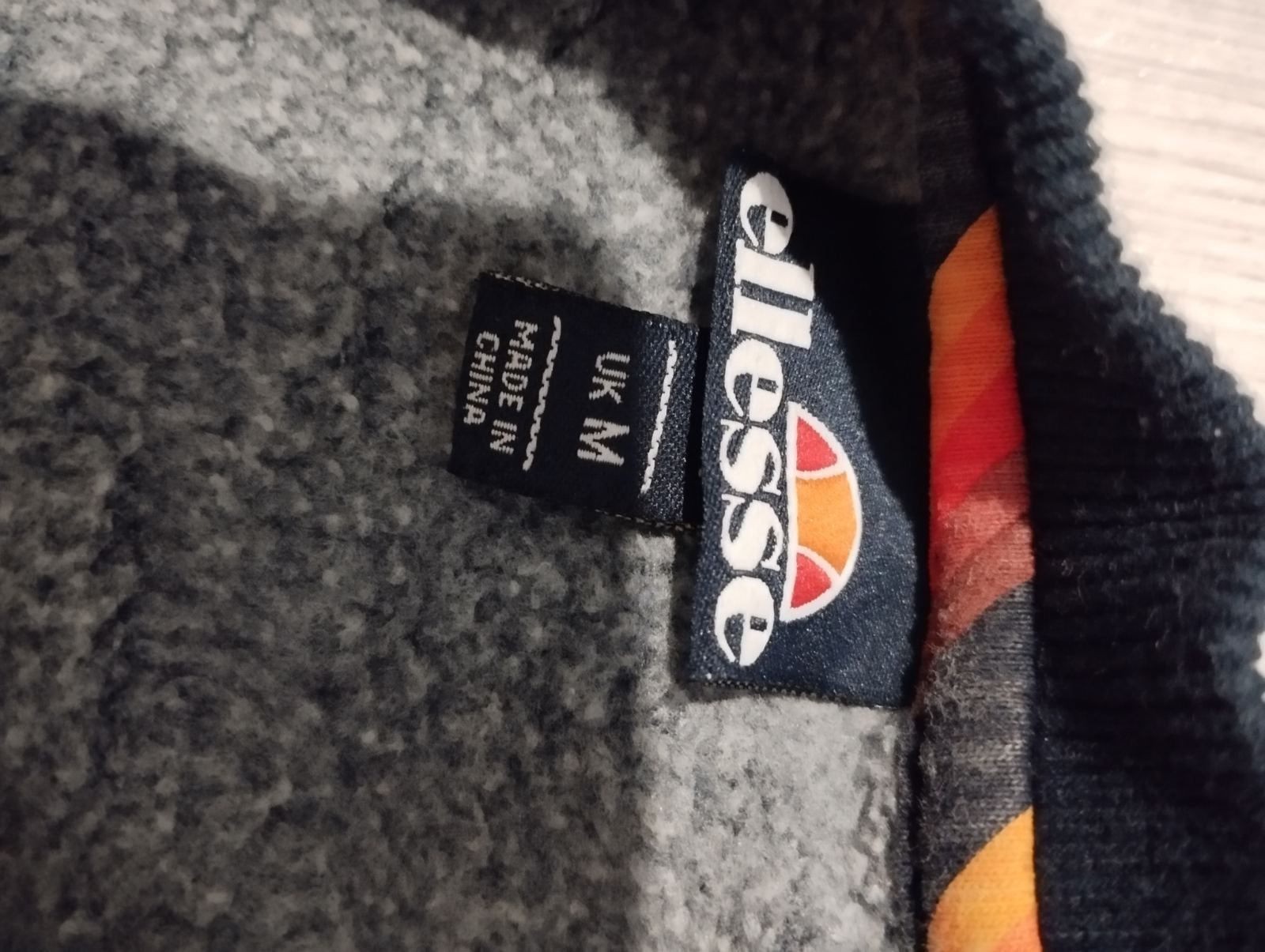 Продам кофту ellesse