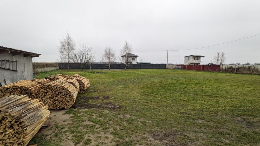 Земельна ділянка с. Липини 10 соток, промислова зона.