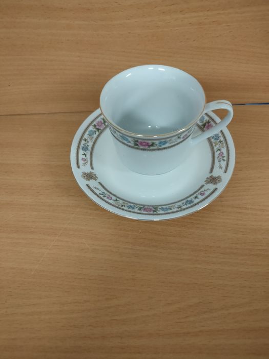 Conjunto de chávenas em porcelana chinesa.
