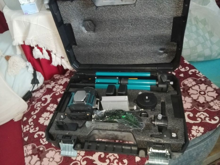 Nível laser ( verde )  360° 4D de 16 linhas
