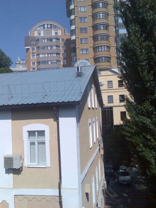 Продаж 2 кімнатної Басейна 7, біля Хрещатика 56 кв.м, горище 250 м