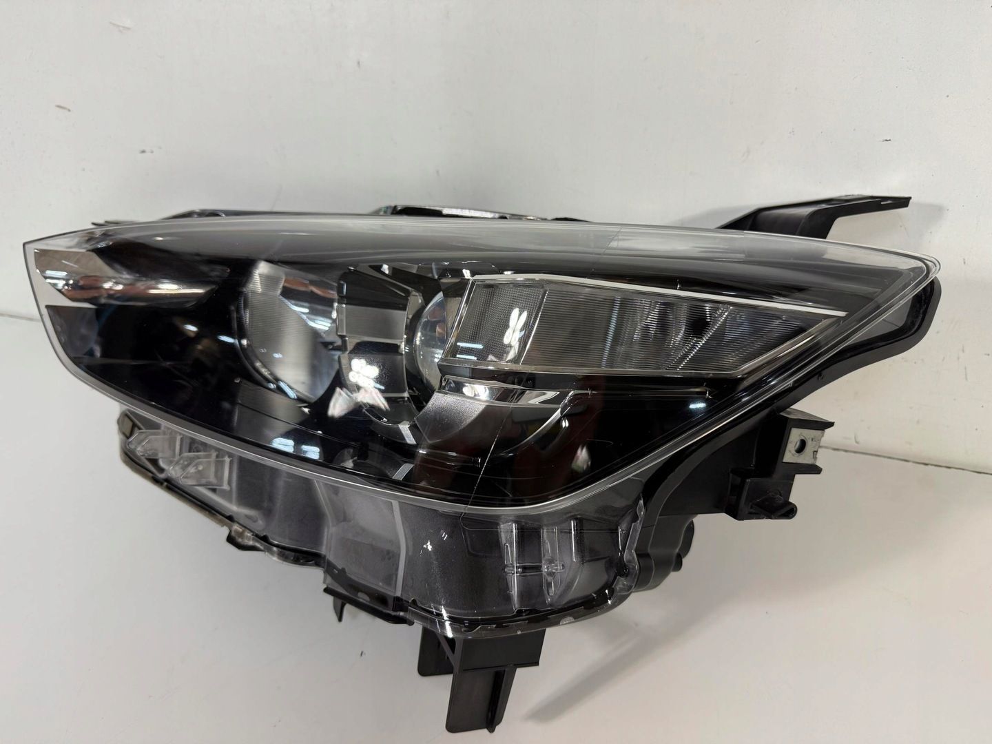 LAMPA PRZOD PRZEDNIA LEWA MAZDA CX3 CX-3 ZWYKLA SOCZEWKA D10E-51040 CALA